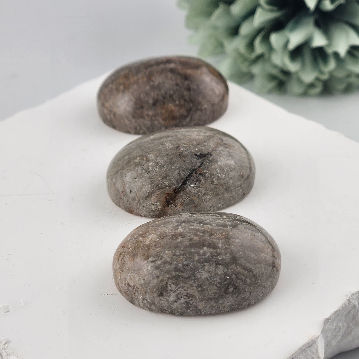 Thousand Layer Garden Quartz Mini Pebble