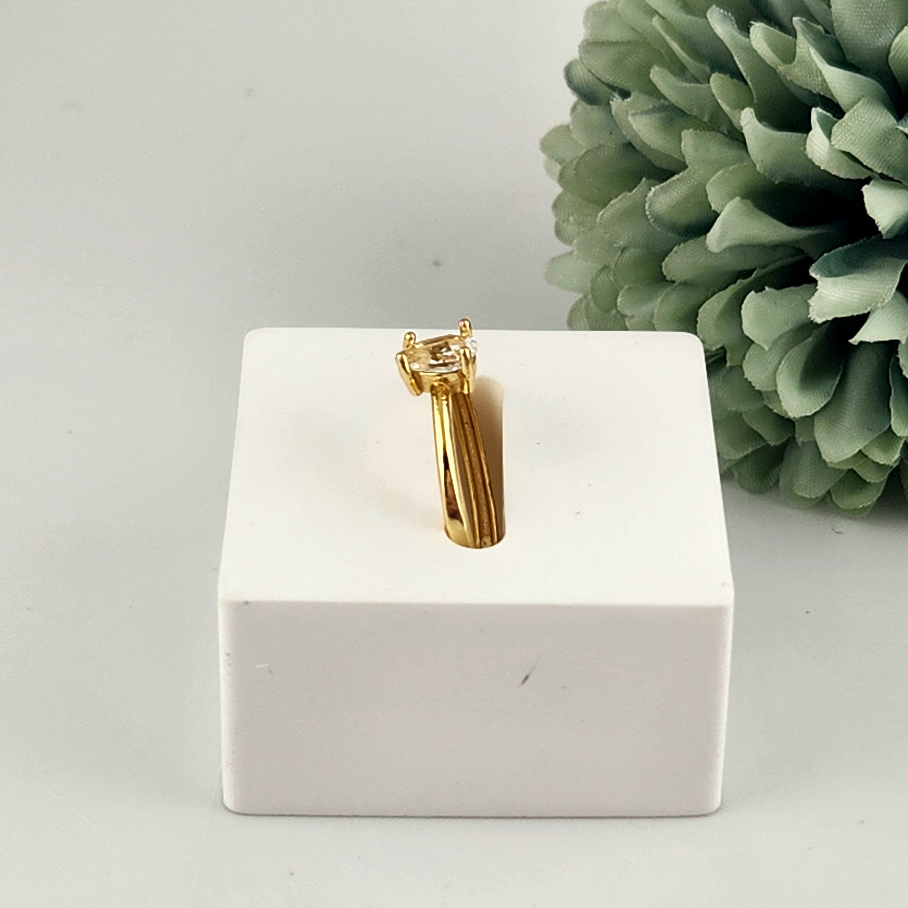 Clear Quartz Gold Ring - Adjustable S925