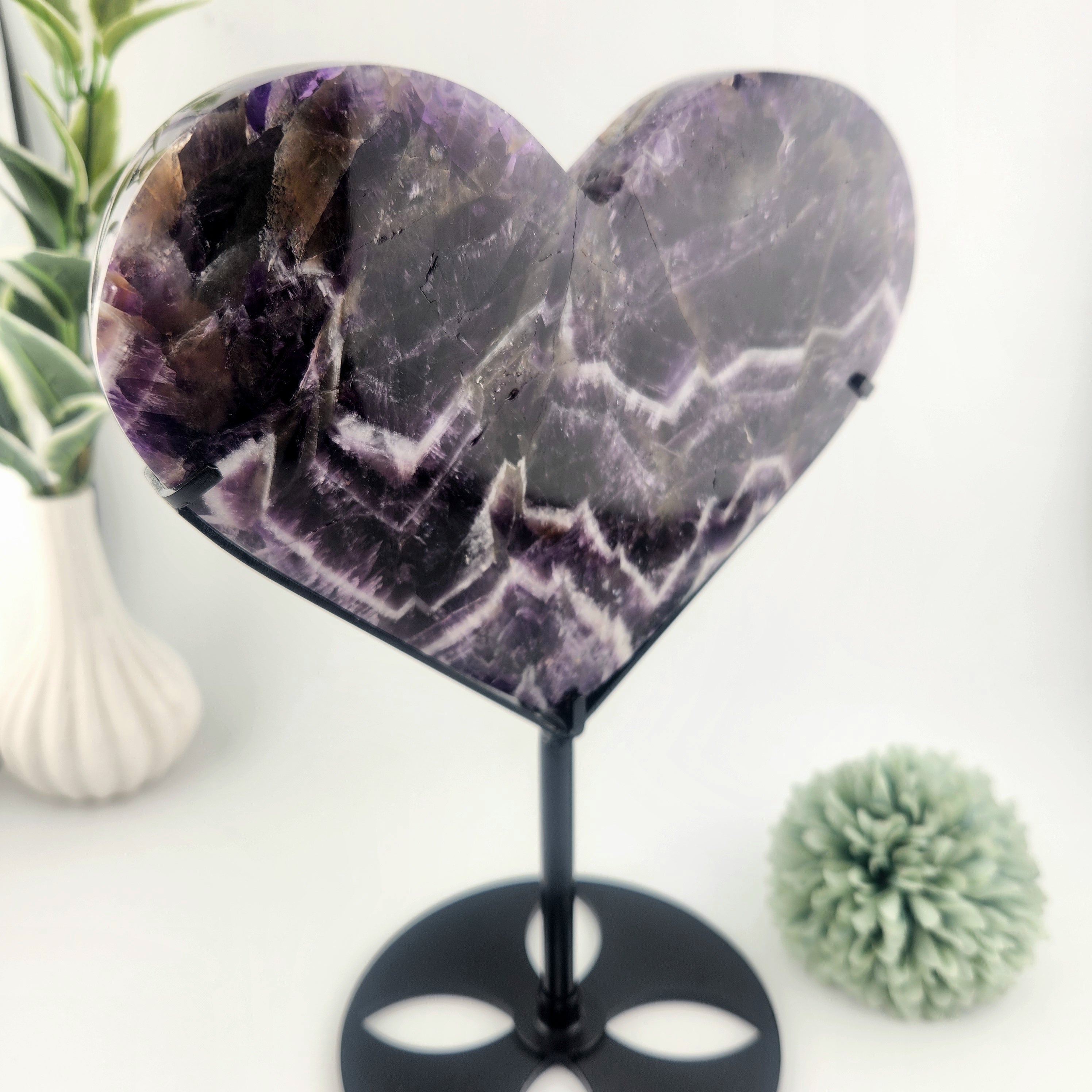 Chevron Dream Amethyst Heart On Custom Black Stand