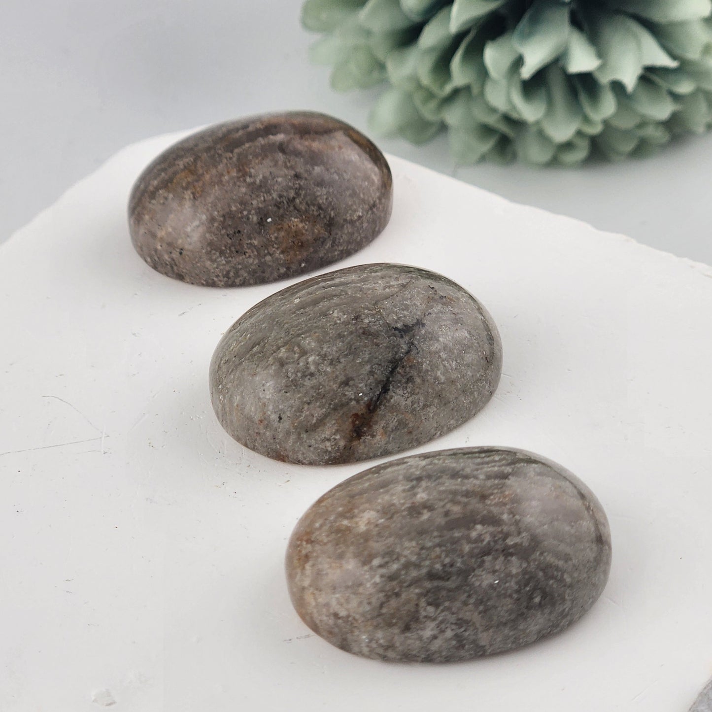 Thousand Layer Garden Quartz Mini Pebble