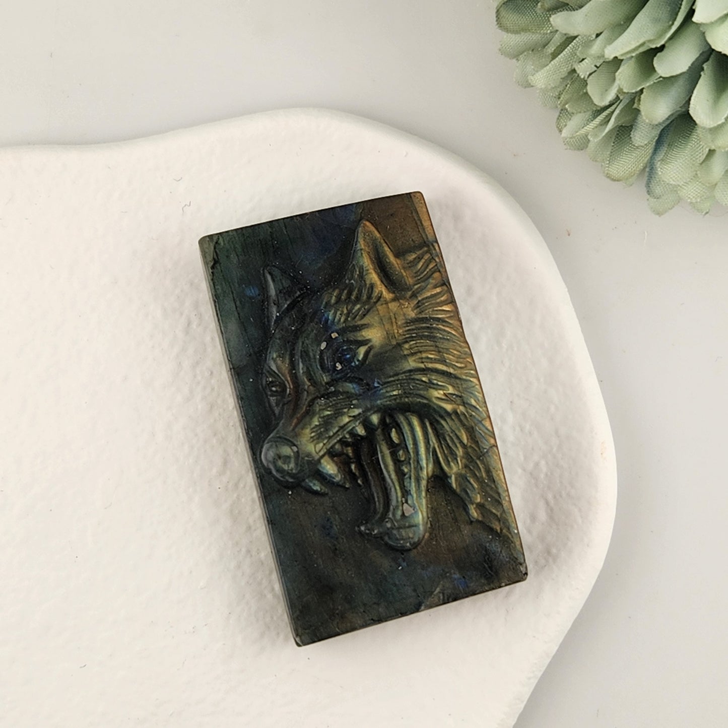 Labradorite Wolf