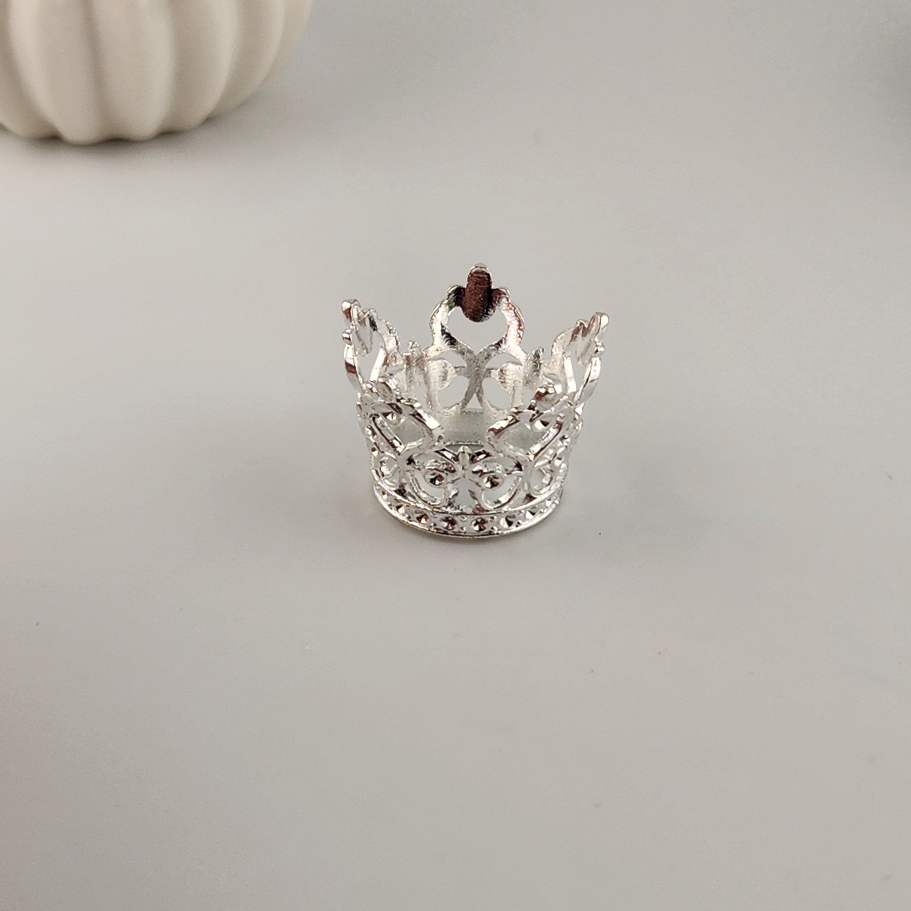 Silver Crown Sphere Stand (Without Rhinestones)