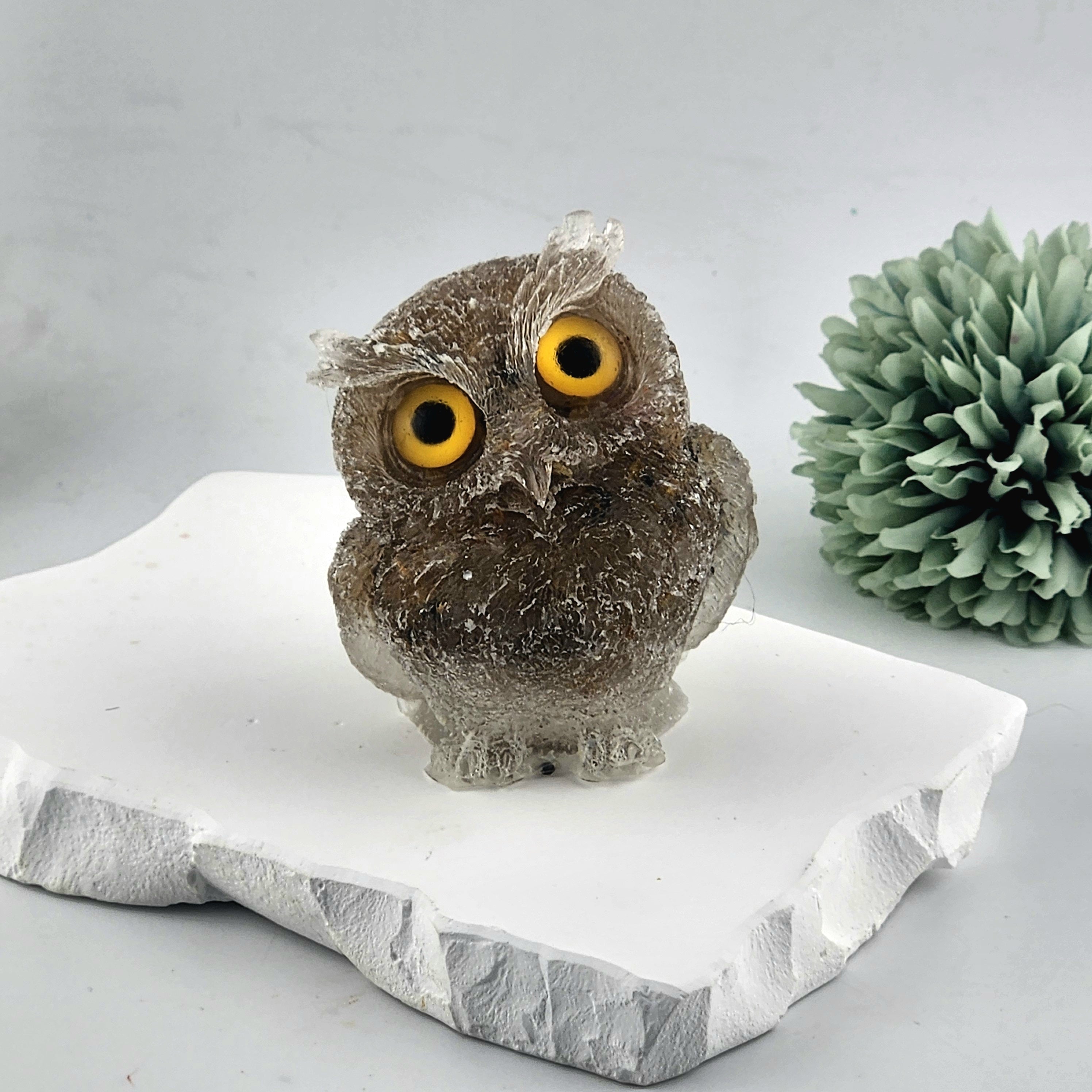 Gold Rutile Chip Resin Owl