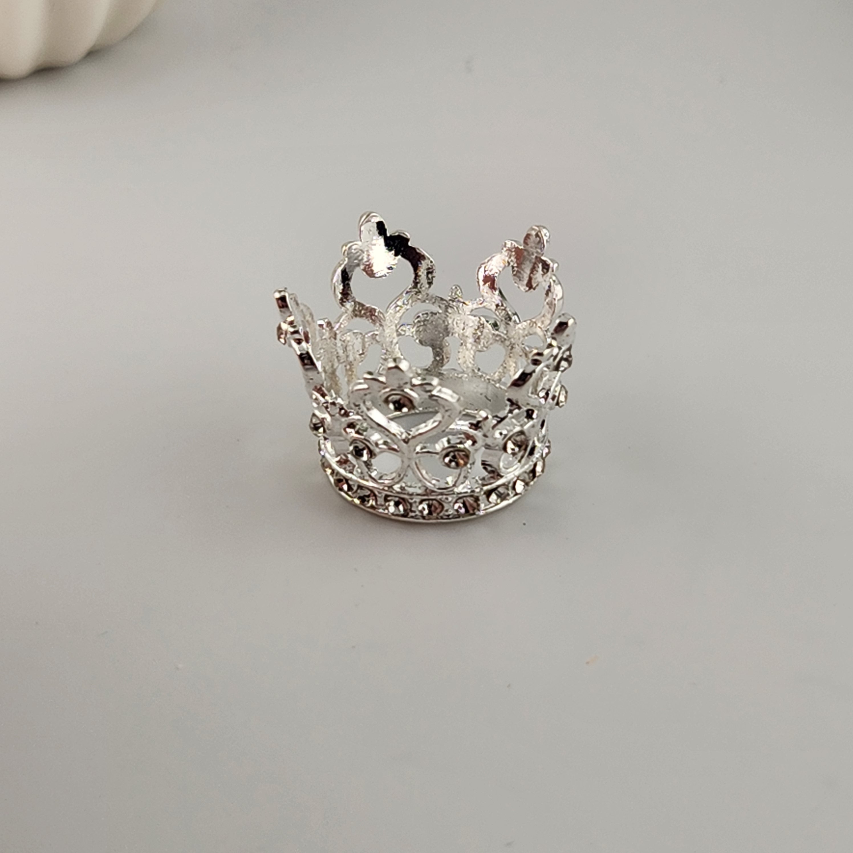 Silver Crown Sphere Stand (With Rhinestones)