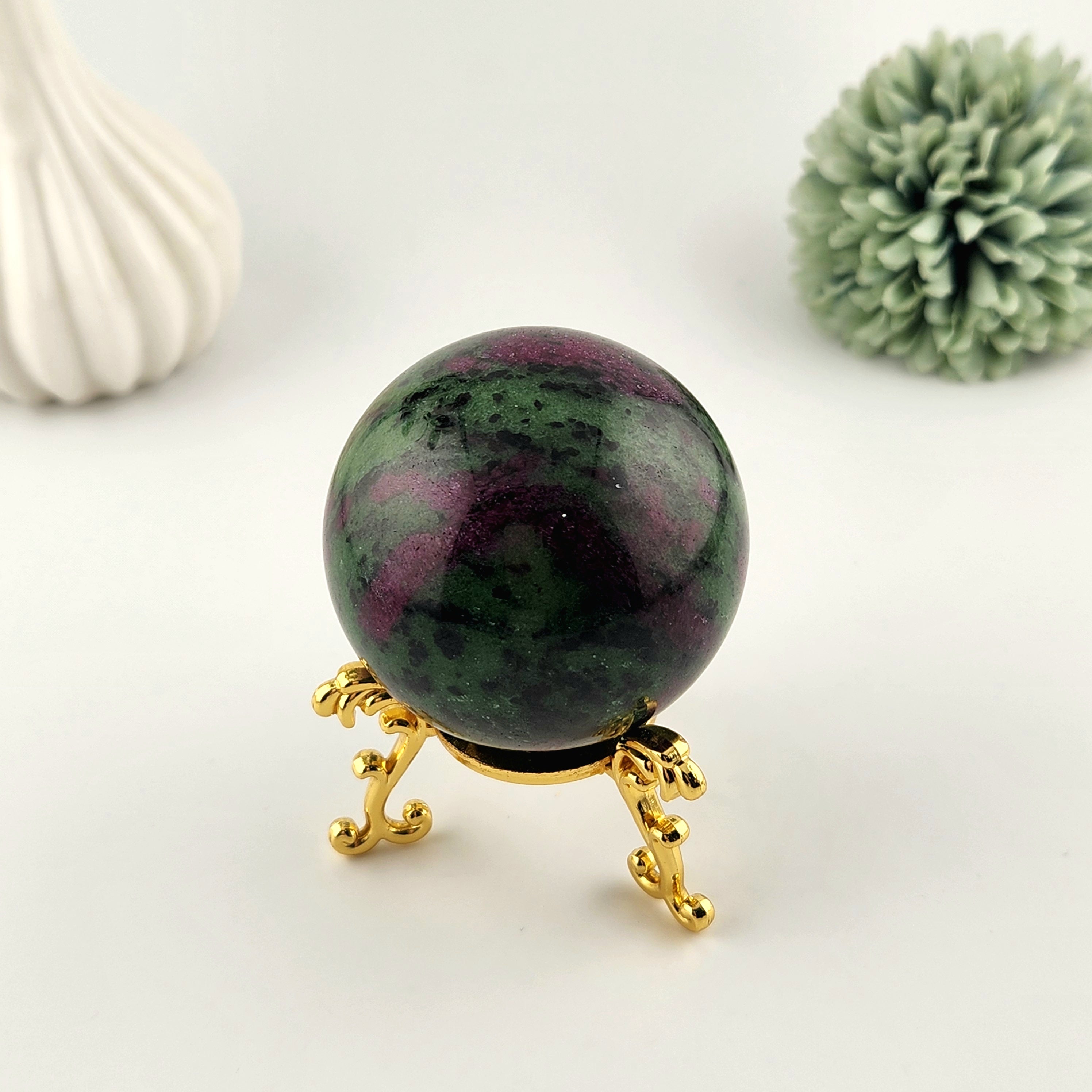 Classic Gold Sphere Stand