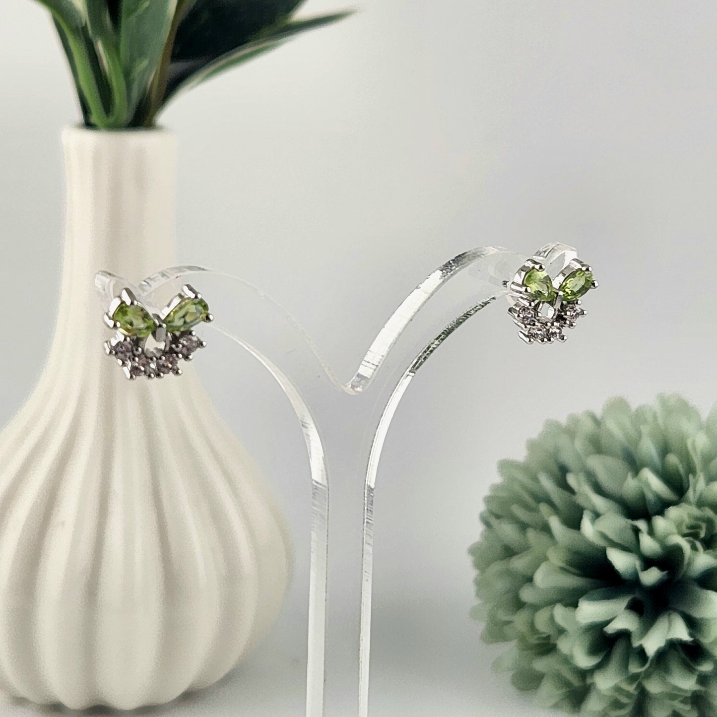 Peridot Bow Earrings - S925