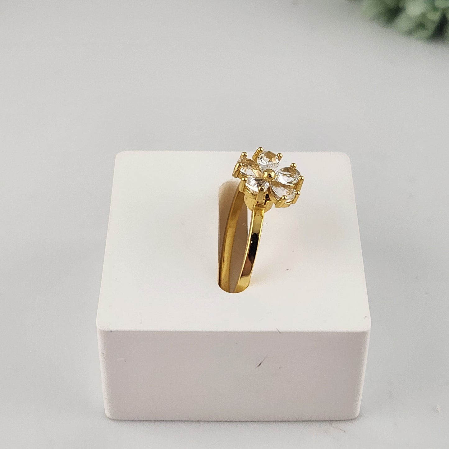 Fidget Spinning Clear Quartz Flower Ring - Gold Adjustable
