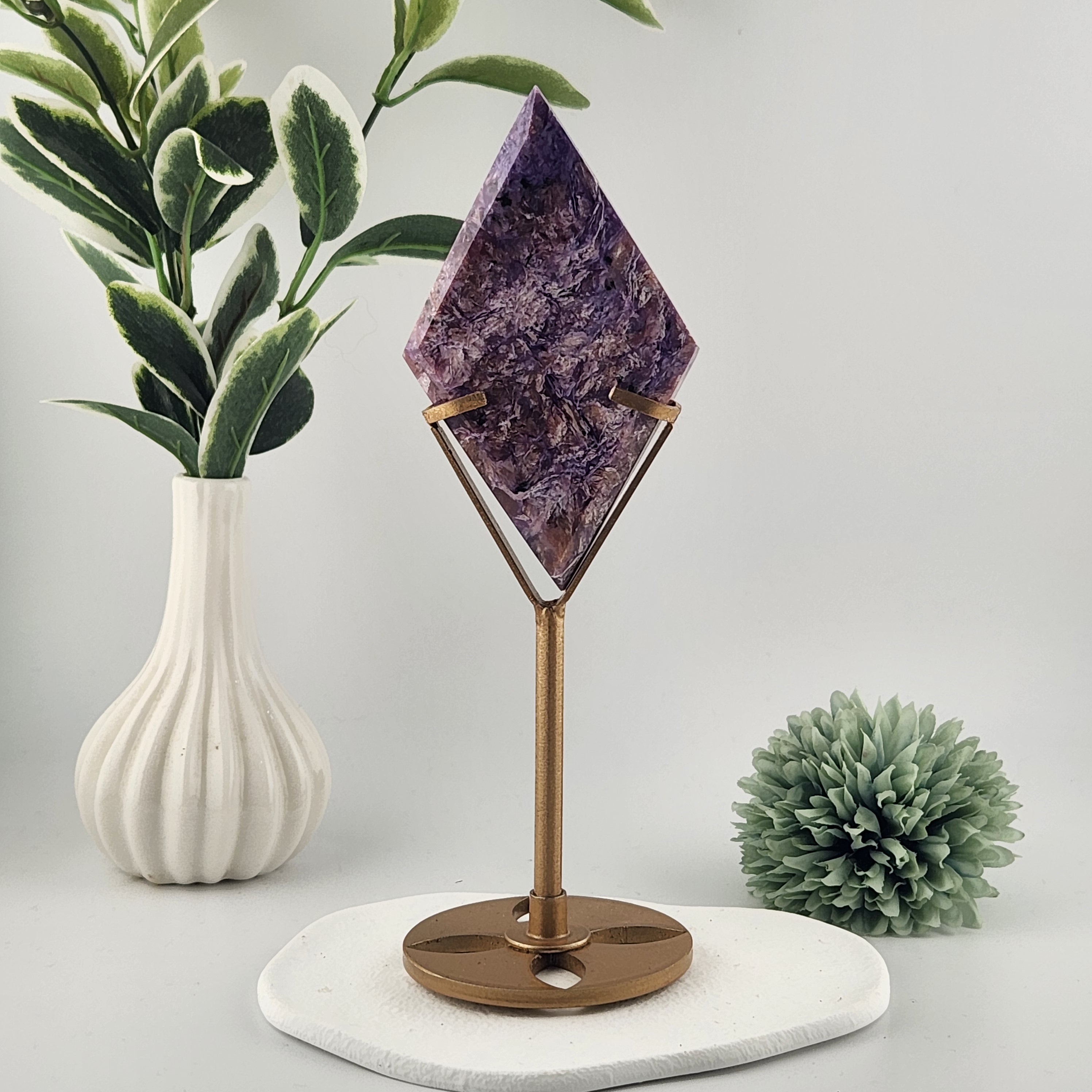 Chariot Diamond On Custom Stand