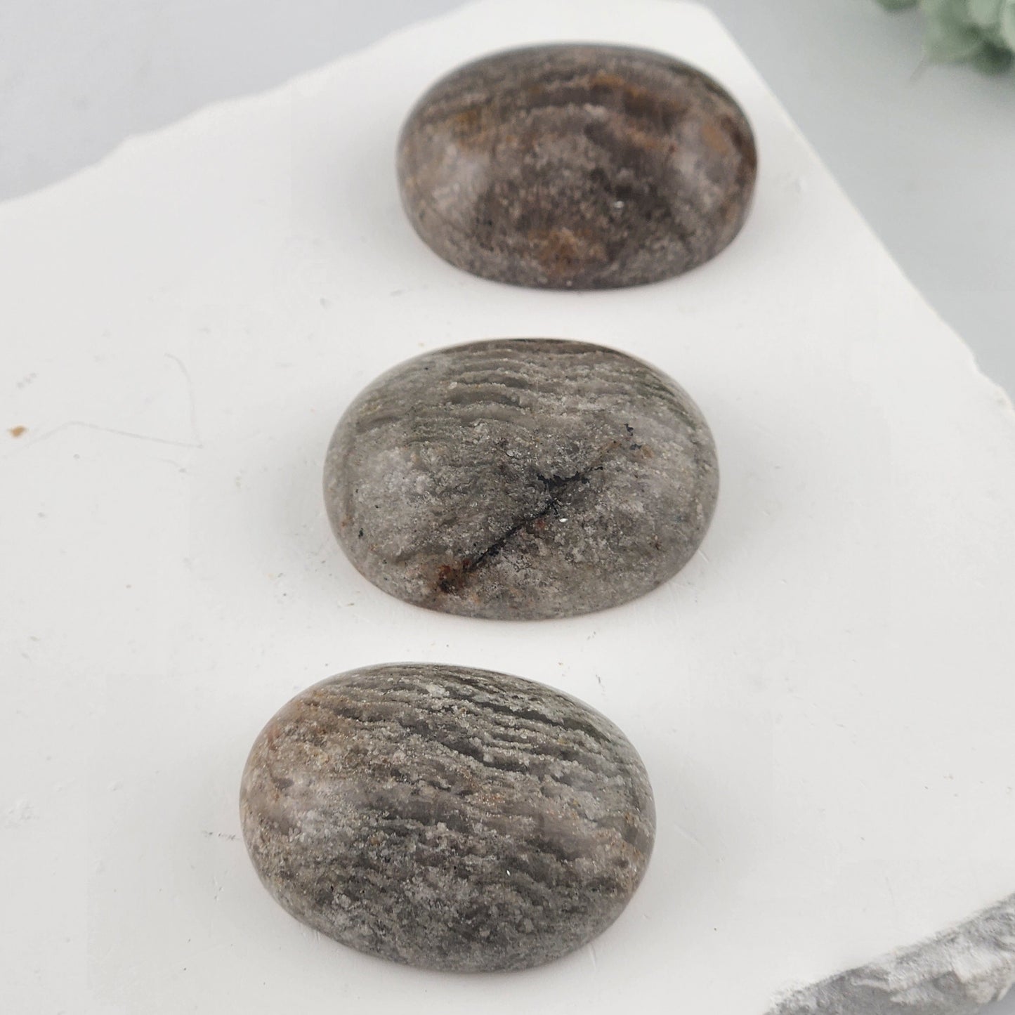 Thousand Layer Garden Quartz Mini Pebble