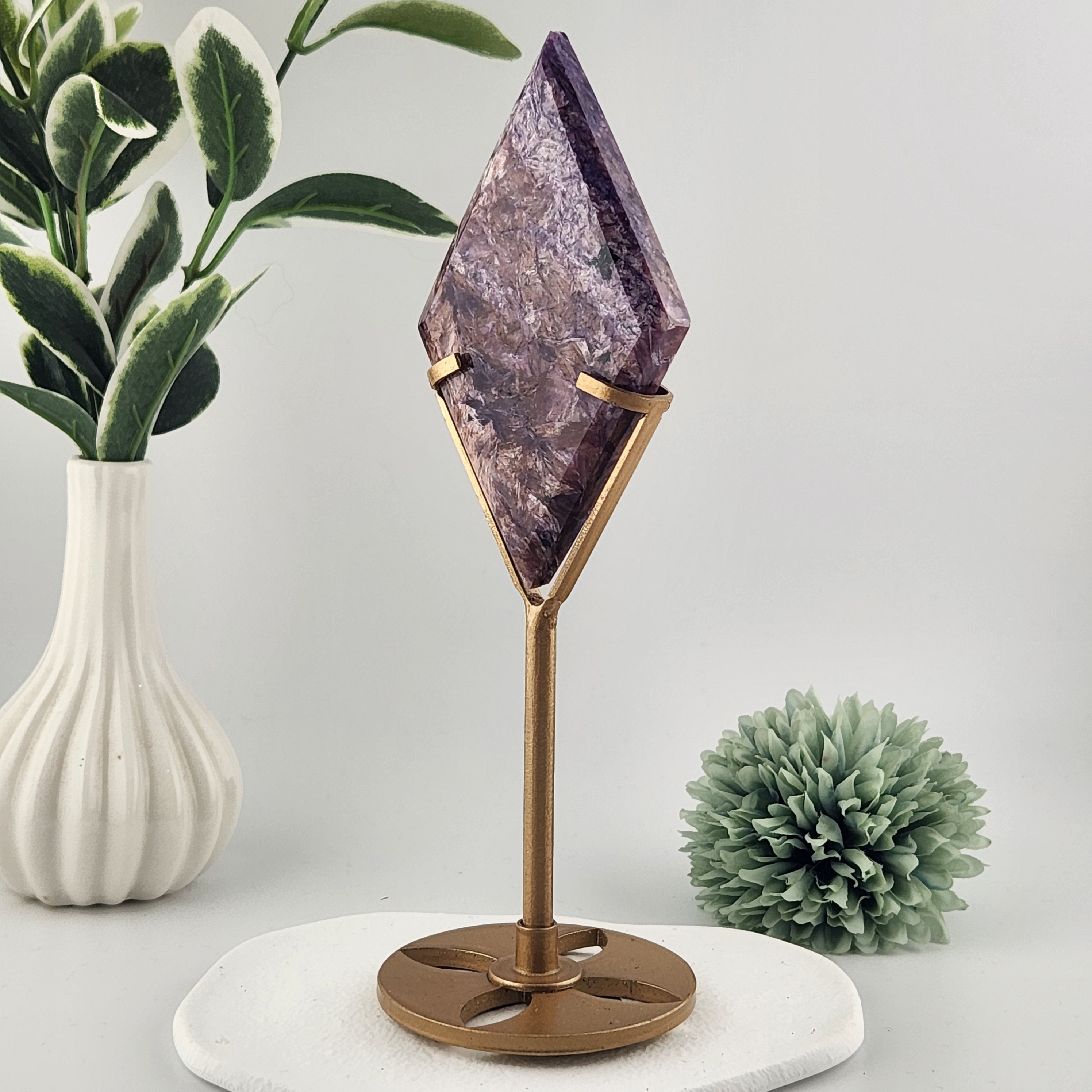 Chariot Diamond On Custom Stand