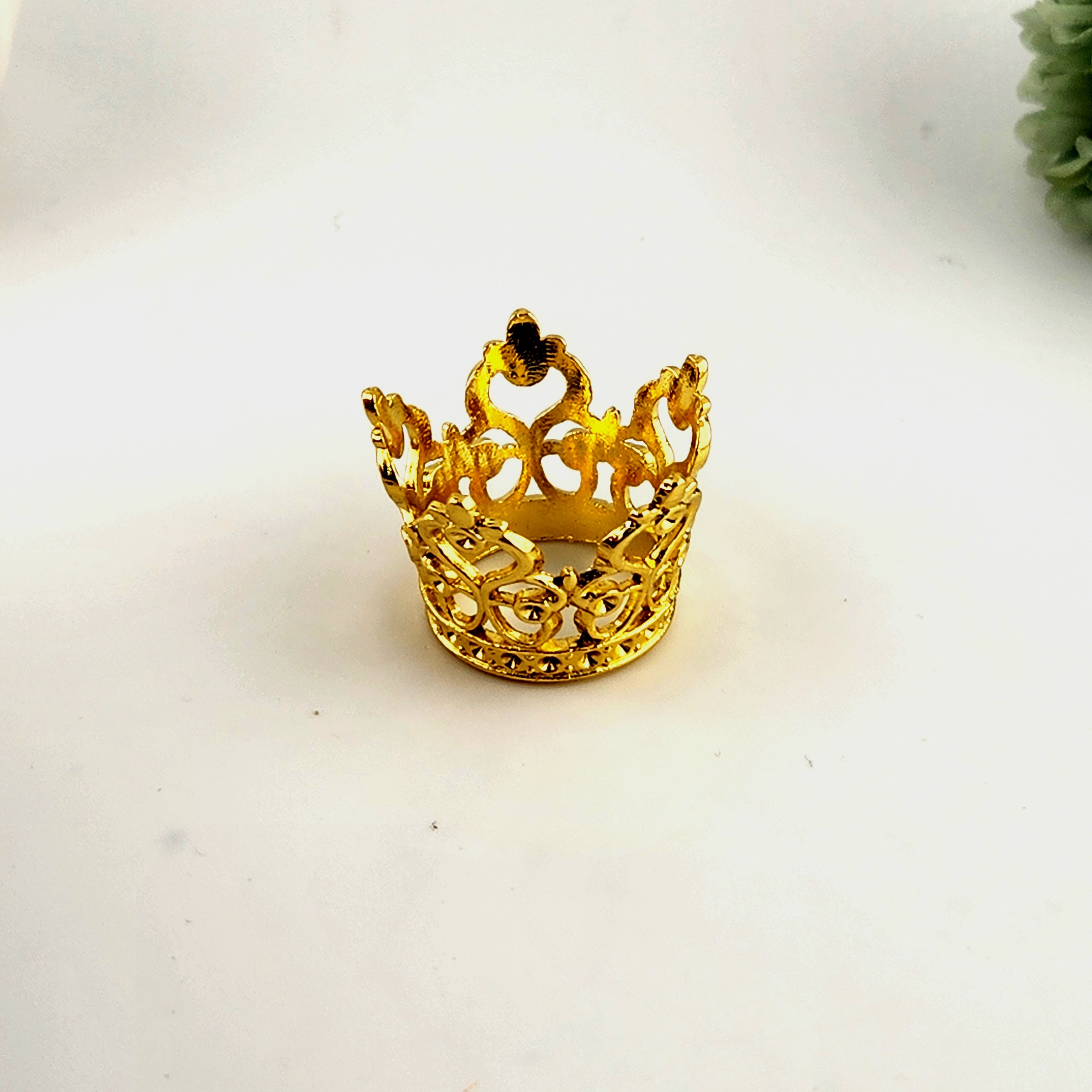 Gold Crown Sphere Stand (Without Rhinestones)