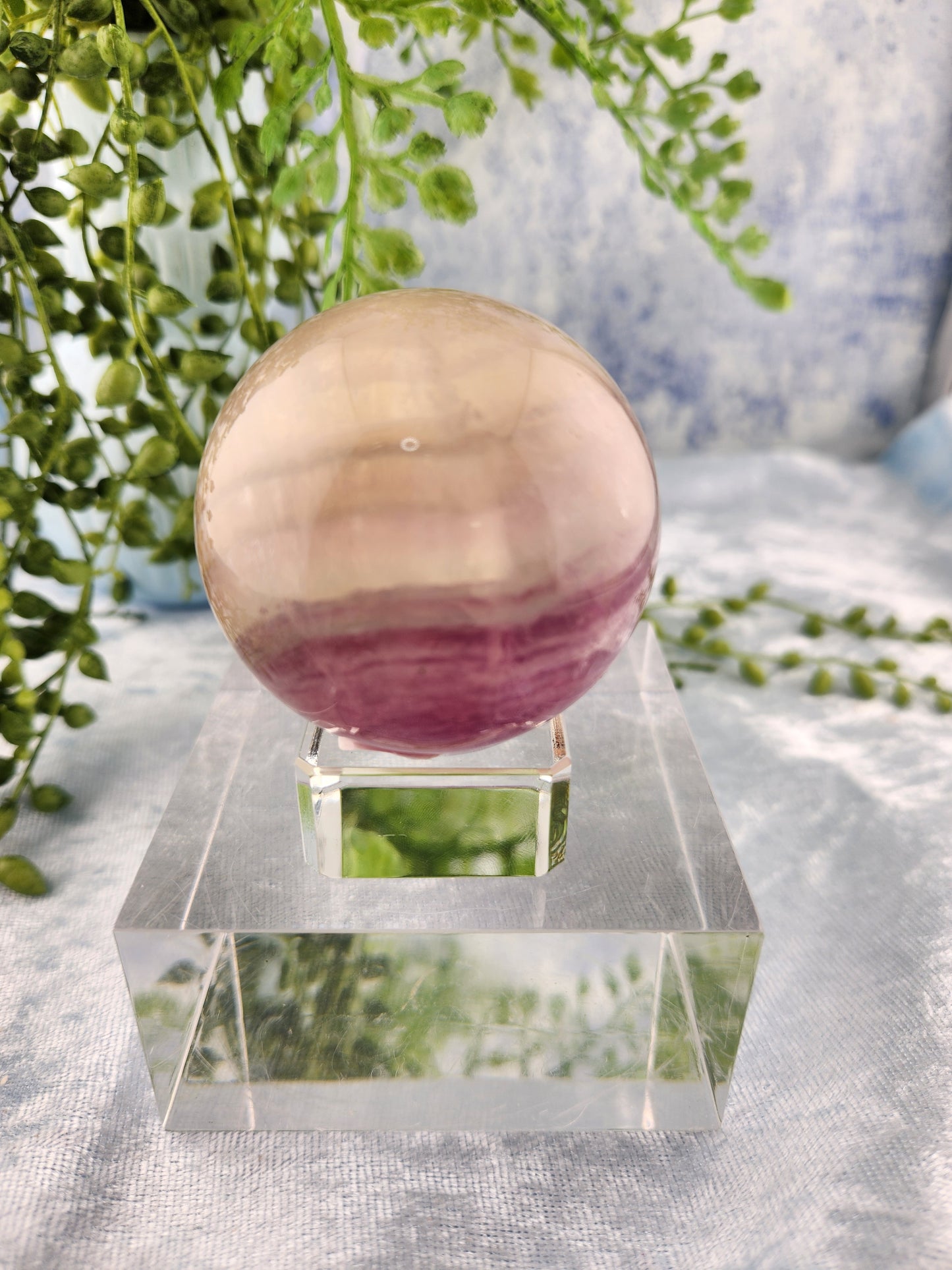 Glass Sphere Stand