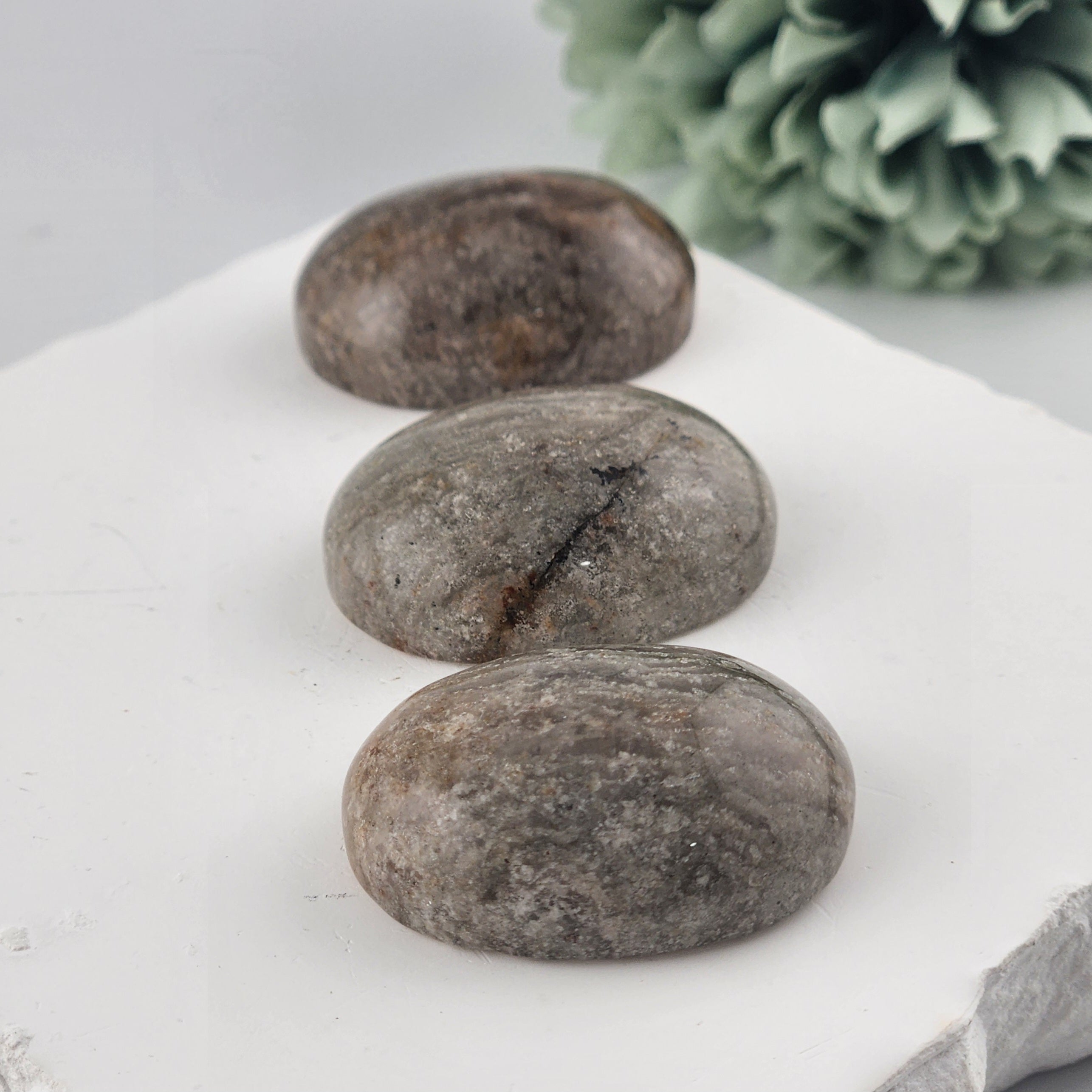 Thousand Layer Garden Quartz Mini Pebble