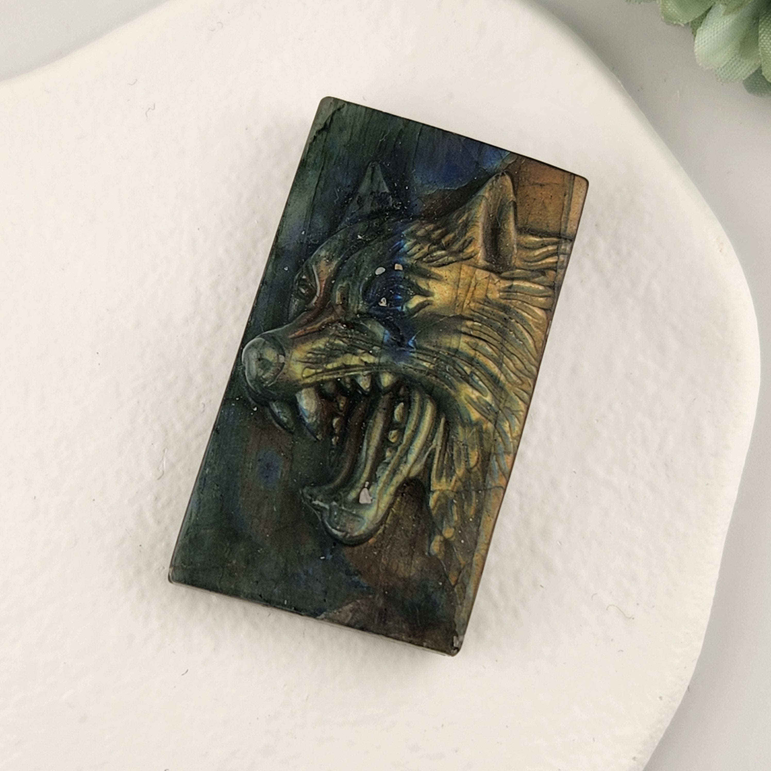 Labradorite Wolf