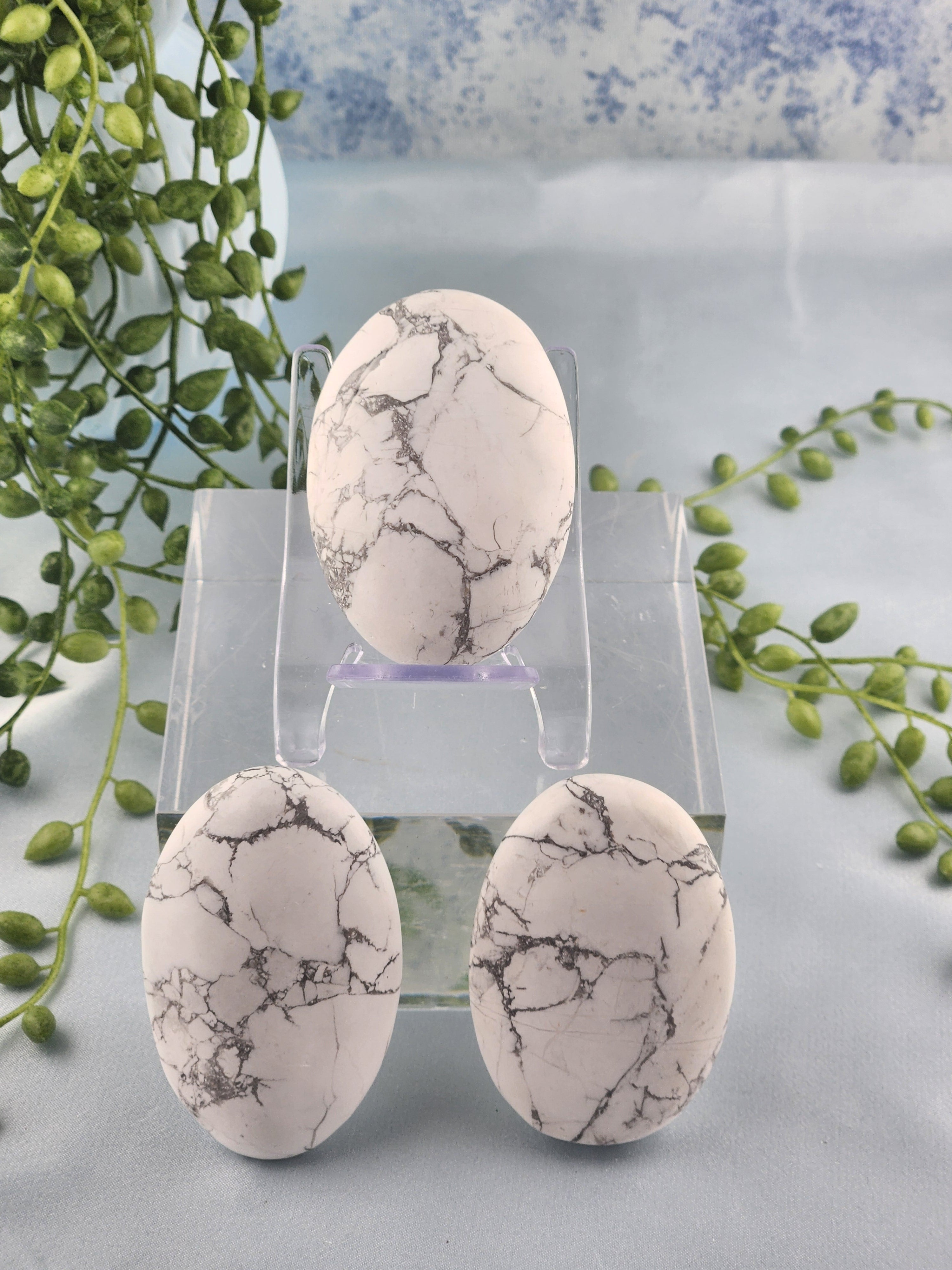 Howlite Palmstone