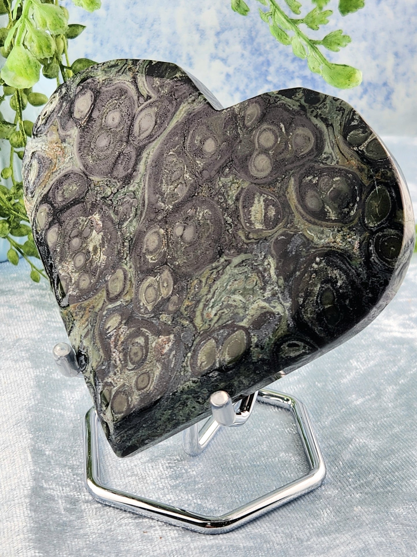 XL Kambaba Jasper Heart on Stand (1.2)