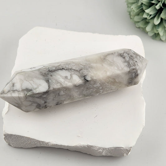 Howlite DT *Misfit- 2 x scratch*