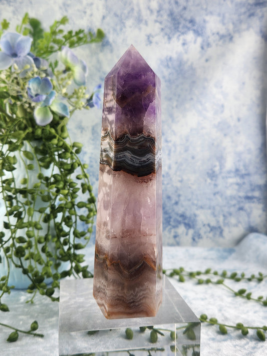 Amethyst Lace Agate Tower