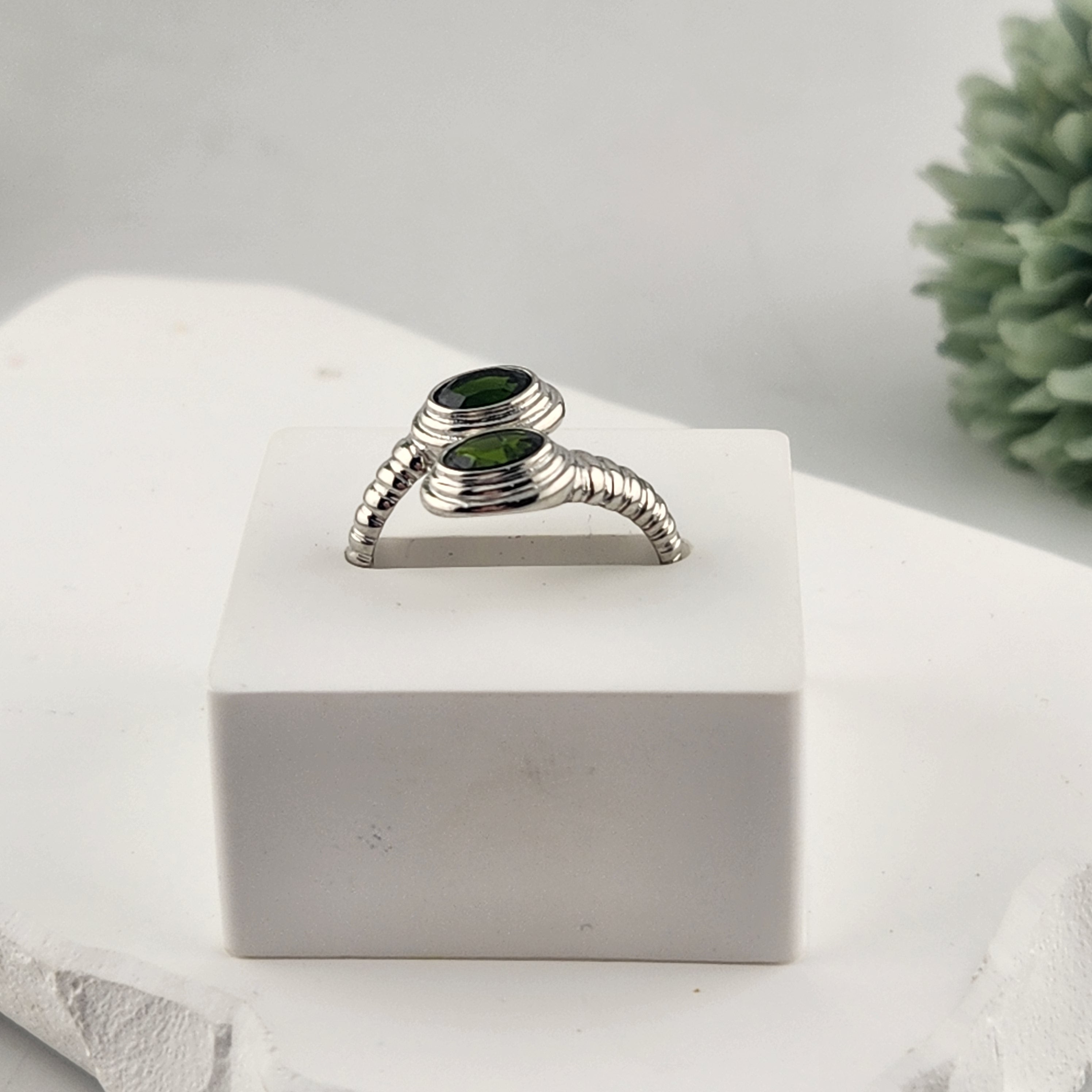 Dioptase Adjustable Ring - Copper Plated